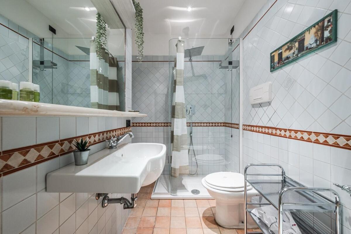 Savona Bilo13 Fashion Spot Metro A 5 Minutes Wifi And Ac